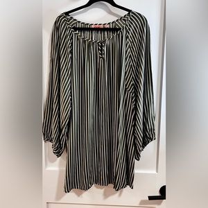 24-EVRI 4x NWT olive green and white stripe flowy top